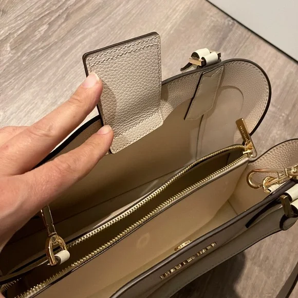 Michael Kors Bag Brand New Never Used - Picture 4 of 7